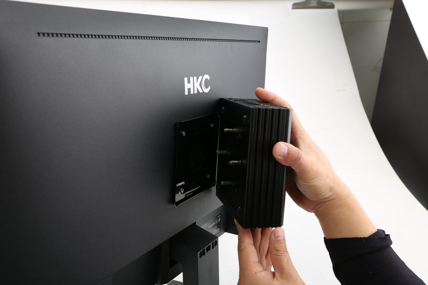 MOGINSOK Pfsense Router 6x2.5GbE with Inte 12th Core I3 1220P I5 I7 10C/12T 6xI226V 3xDisplay Micro Firewall Appliance NO RAM NO SSD USB3.2 Fanless Mini PC Support AES-NI Pfsense ESXI/OPNsense/Openwrt